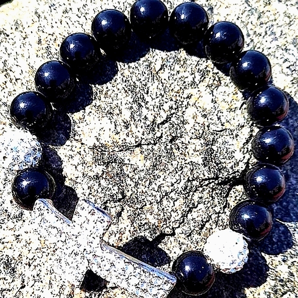 💞💗 Curved Cross Stretch Black Beaded Bracelet W/Crystal Rhinestones - Picture 5 of 5